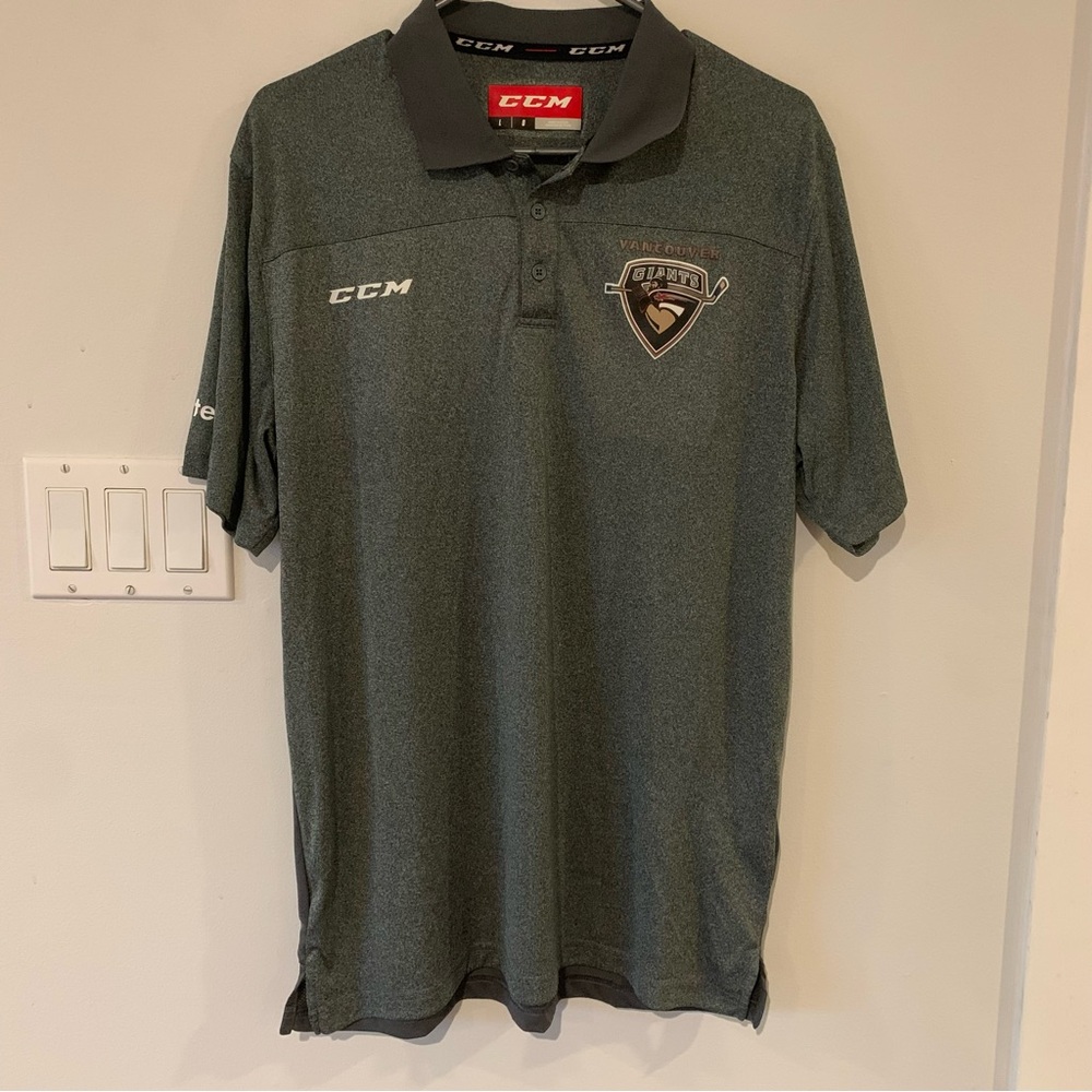 Vancouver Giants Hockey CCM Grey Golf Shirt Mens Large L Shirt Sleeve Top